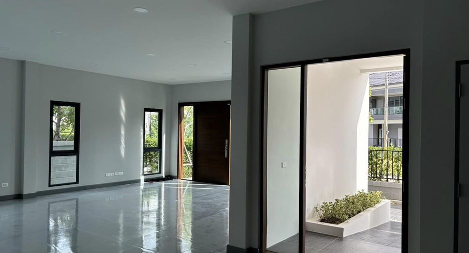 For sale 5 bedrooms house in Bang Phli, Samut Prakan