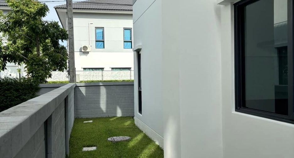 For sale 5 bedrooms house in Bang Phli, Samut Prakan