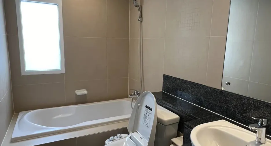 For sale 2 bedrooms condo in Watthana, Bangkok