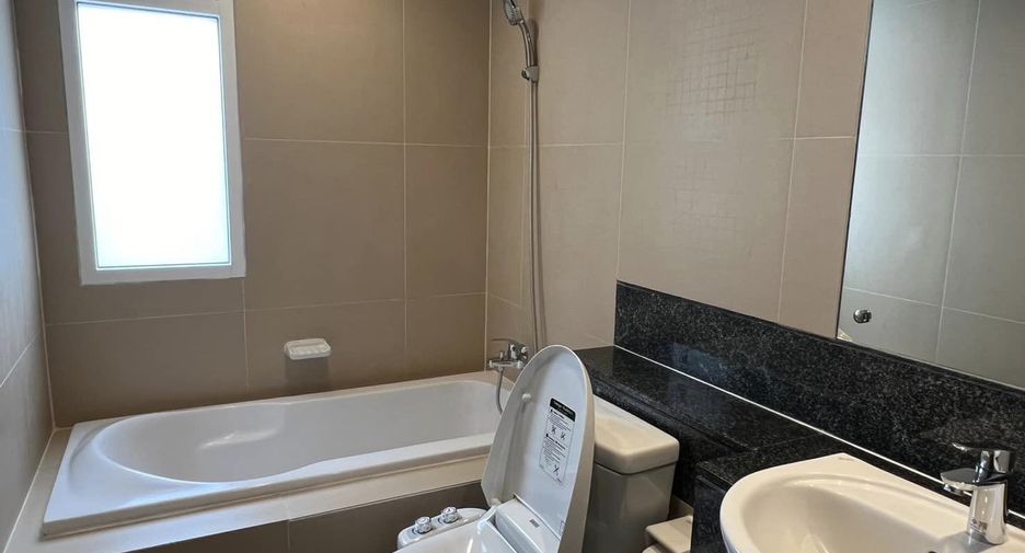 For sale 2 bedrooms condo in Watthana, Bangkok