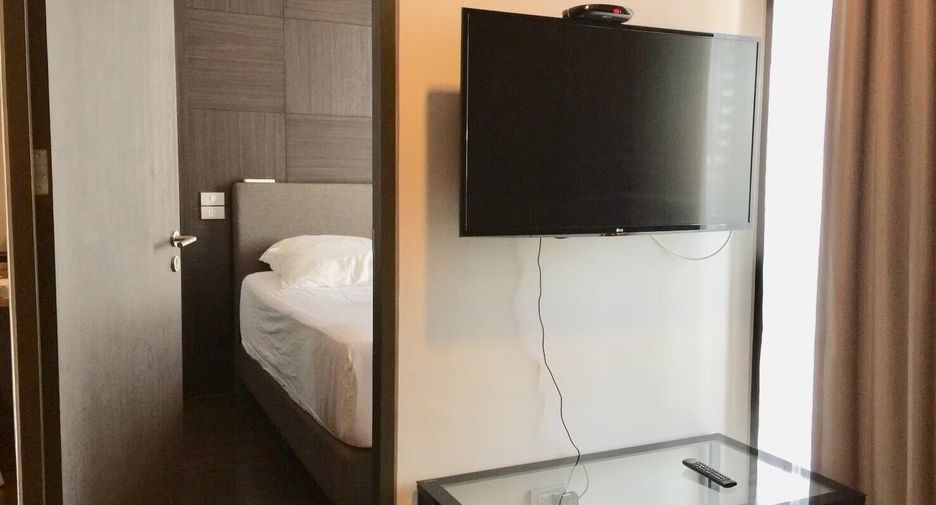 For sale 1 bed condo in Khlong Toei, Bangkok