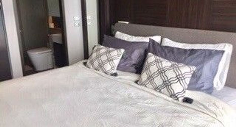 For sale 1 bed condo in Khlong Toei, Bangkok