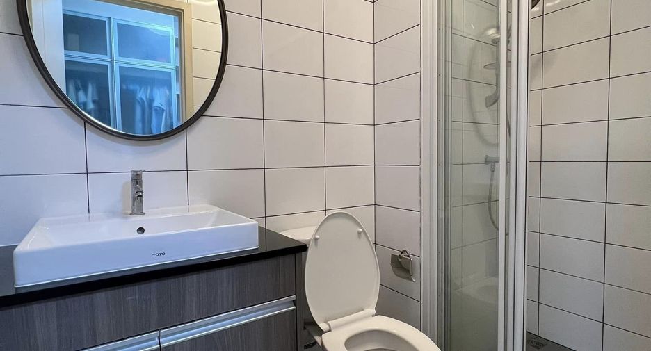 For sale studio condo in Huai Khwang, Bangkok