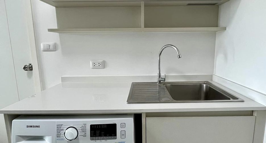 For sale studio condo in Huai Khwang, Bangkok