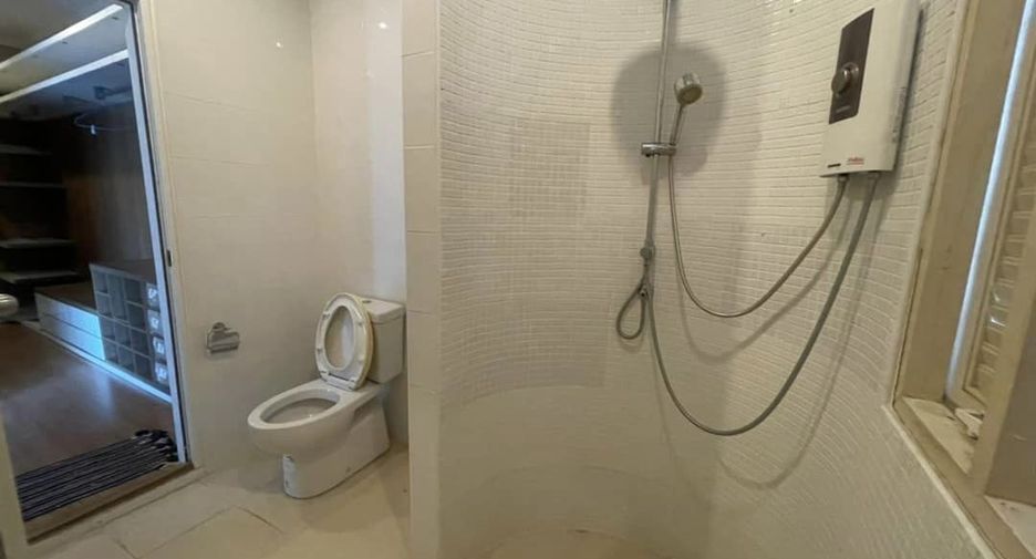 Casa adosada en alquiler de 3 habitaciones en Mueang Nakhon Ratchasima, Nakhon Ratchasima