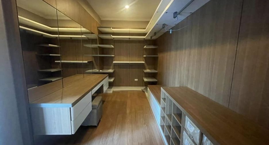 For rent 3 bedrooms townhouse in Mueang Nakhon Ratchasima, Nakhon Ratchasima