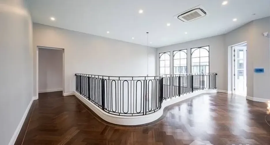For sale 5 bedrooms house in Bang Kapi, Bangkok
