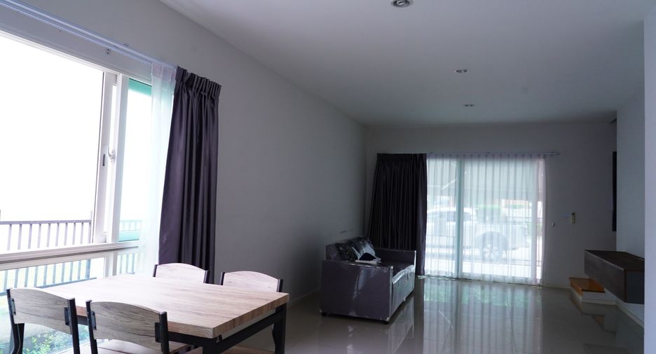 À vendre et à louer 3 chambres maison de ville à Prawet, Bangkok