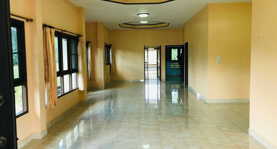 For sale 5 bedrooms house in Tha Mai, Chanthaburi