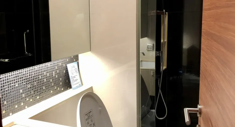 For sale 2 ベッドルーム condo in Khlong Toei, Bangkok