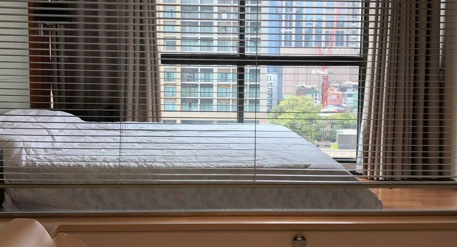 For sale 2 ベッドルーム condo in Khlong Toei, Bangkok