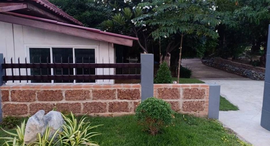 For sale 3 bedrooms house in Sawankhalok, Sukhothai
