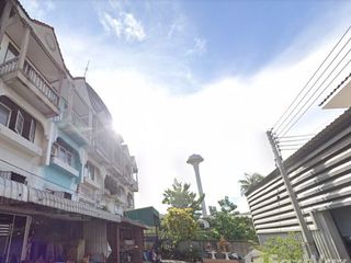 For sale 6 bedrooms retail Space in Sam Phran, Nakhon Pathom