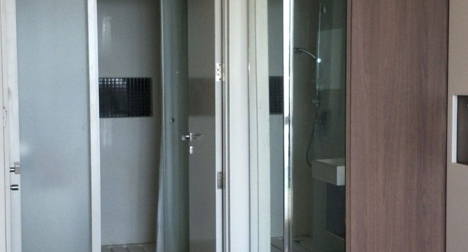 For sale 1 bed condo in Phra Khanong, Bangkok