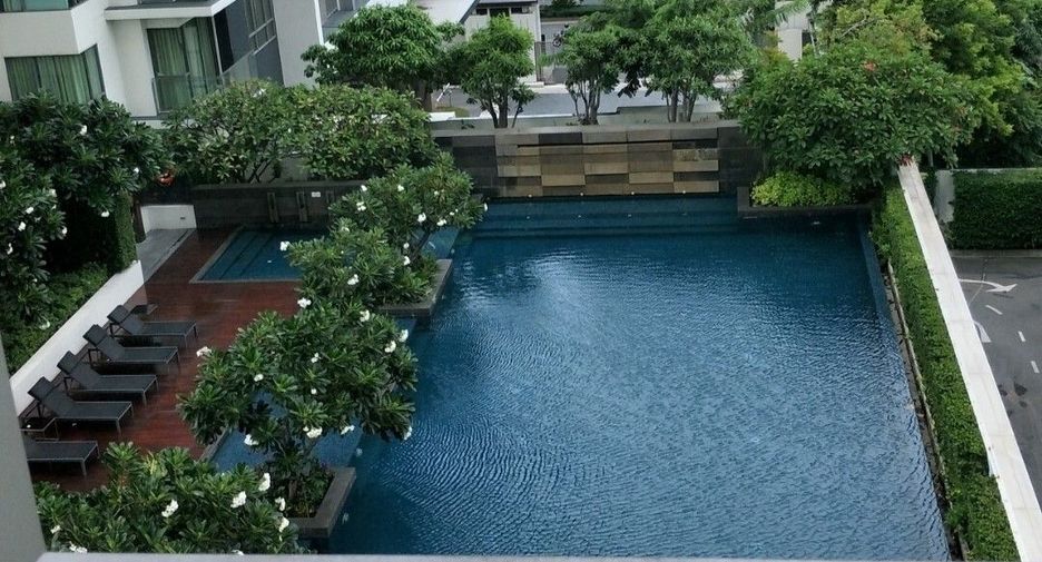 For sale 1 bed condo in Phra Khanong, Bangkok