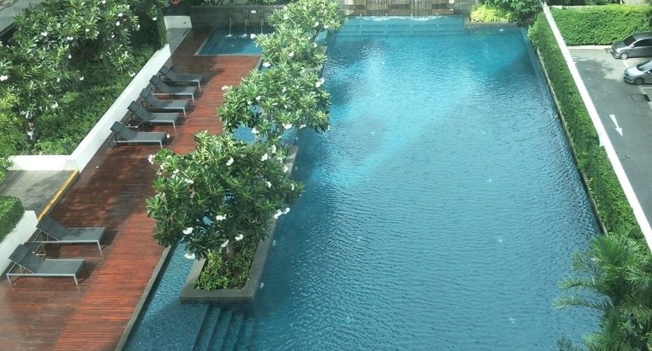 For sale 1 bed condo in Phra Khanong, Bangkok