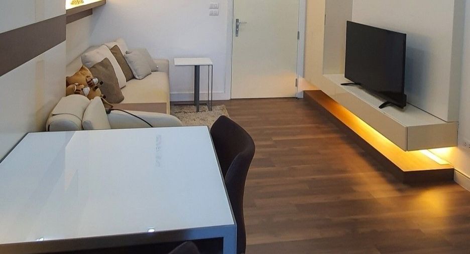 For sale 1 bed condo in Phra Khanong, Bangkok