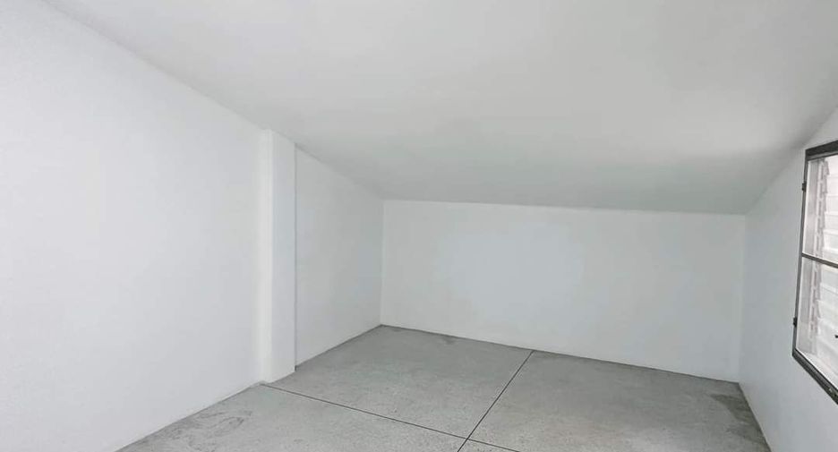 Reihenhaus zum Kauf mit 2 Zimmer in Mueang Nakhon Ratchasima, Nakhon Ratchasima