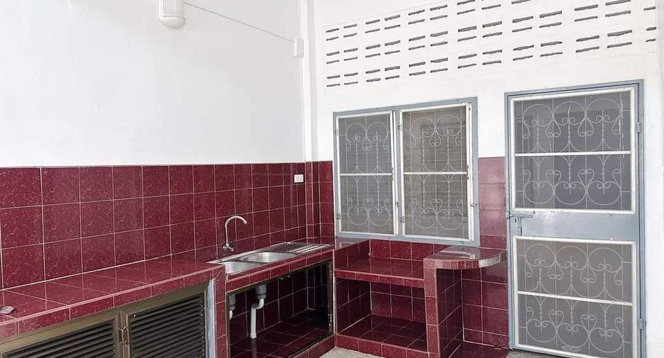 Reihenhaus zum Kauf mit 2 Zimmer in Mueang Nakhon Ratchasima, Nakhon Ratchasima