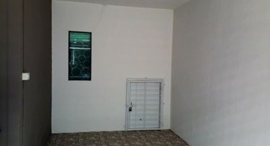 For rent 3 bedrooms townhouse in Sam Phran, Nakhon Pathom