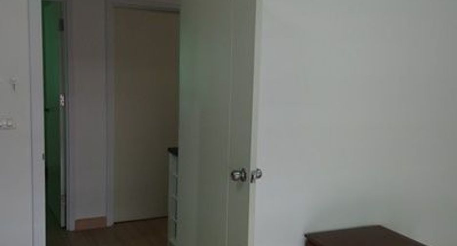 For rent 3 bedrooms townhouse in Sam Phran, Nakhon Pathom