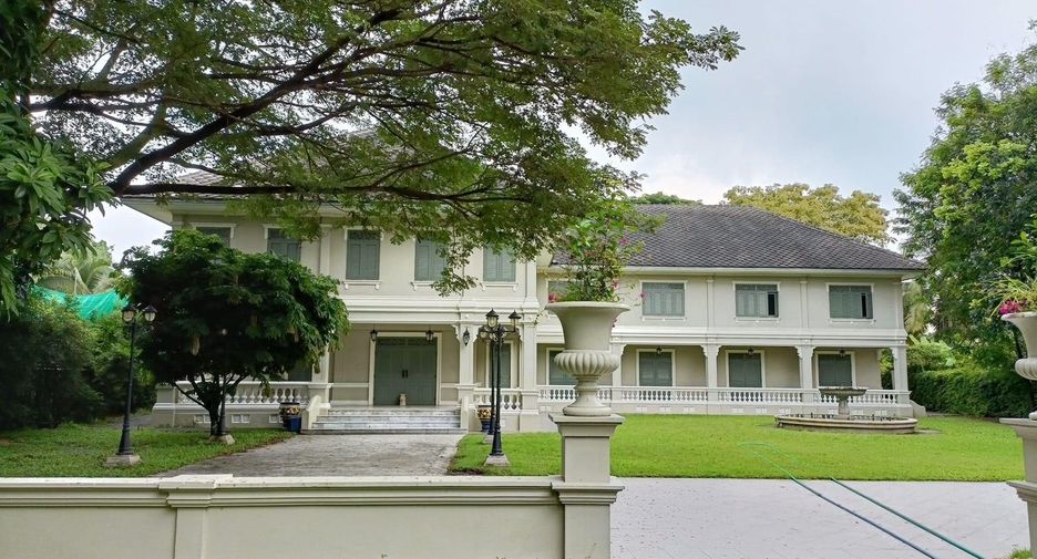 For sale 5 bedrooms house in Krathum Baen, Samut Sakhon