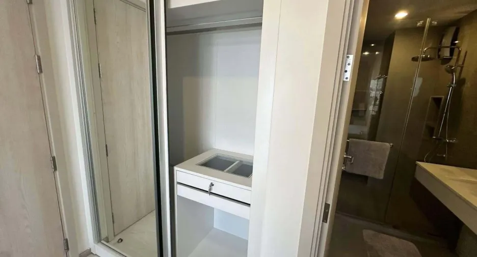À vendre 1 chambre condo à Khlong Toei, Bangkok