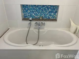 Продажа 3 спальни кондо в Пхра Кханонг, Бангкок