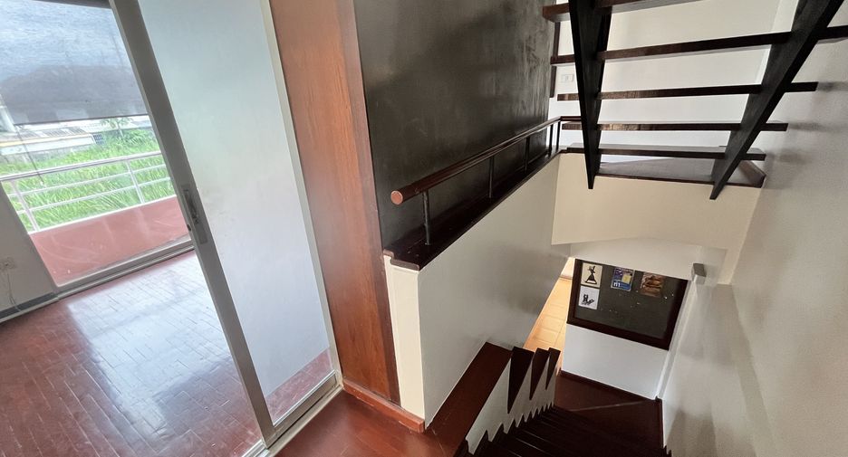 Продажа и аренда офис в Mueang Nonthaburi, Нонтабури