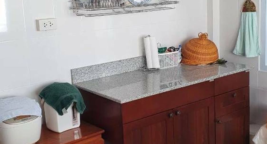 For sale 4 bedrooms house in Mueang Sukhothai, Sukhothai