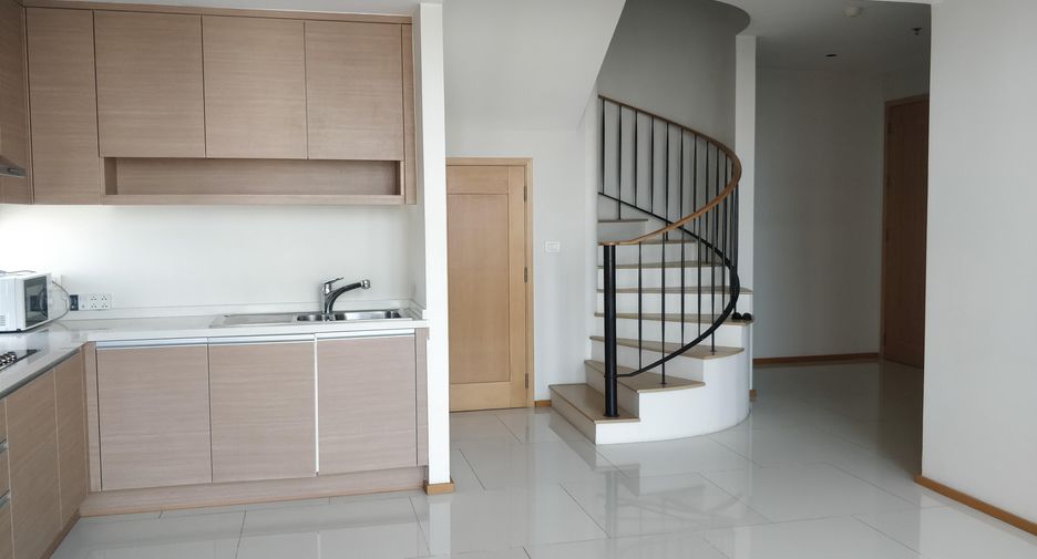 For sale 2 bedrooms condo in Khlong Toei, Bangkok
