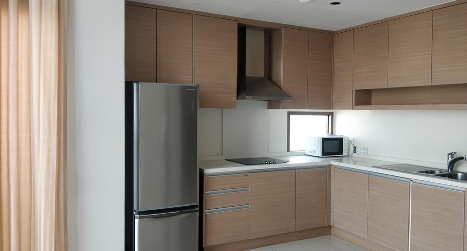 For sale 2 bedrooms condo in Khlong Toei, Bangkok