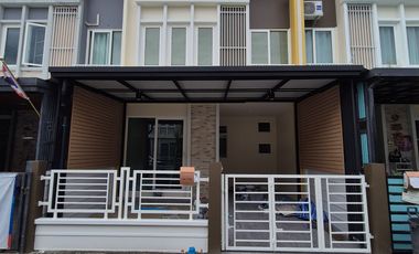 Продажа 4 спальни таунхаус в Sai Noi, Нонтабури