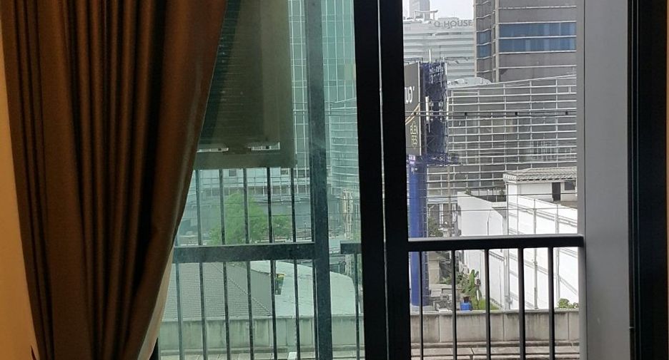 For sale 1 bed condo in Watthana, Bangkok