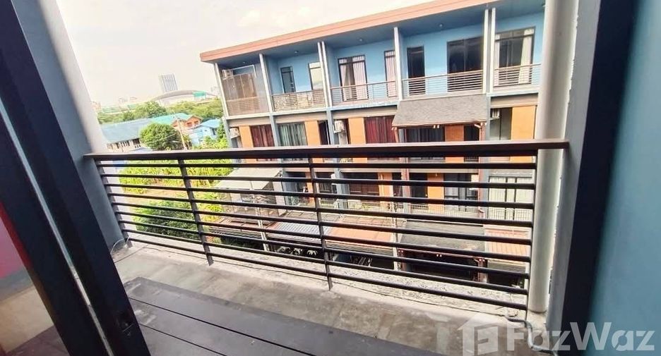 For rent 3 bedrooms townhouse in Pak Kret, Nonthaburi