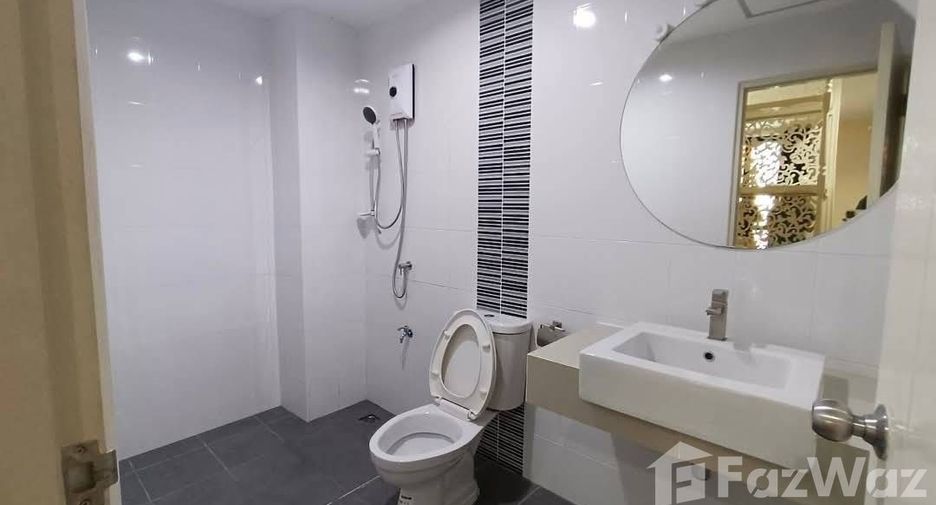 For rent 3 bedrooms townhouse in Pak Kret, Nonthaburi