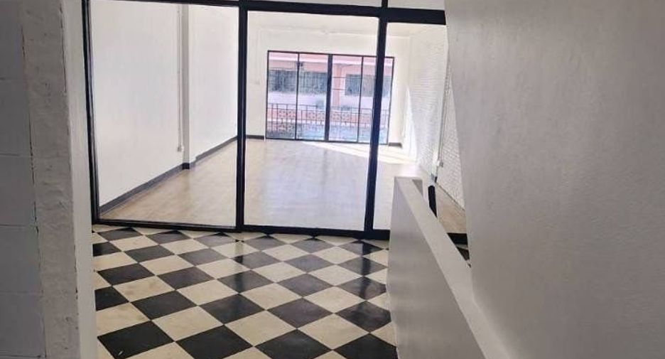 Local comercial en alquiler en Pak Kret, Nonthaburi