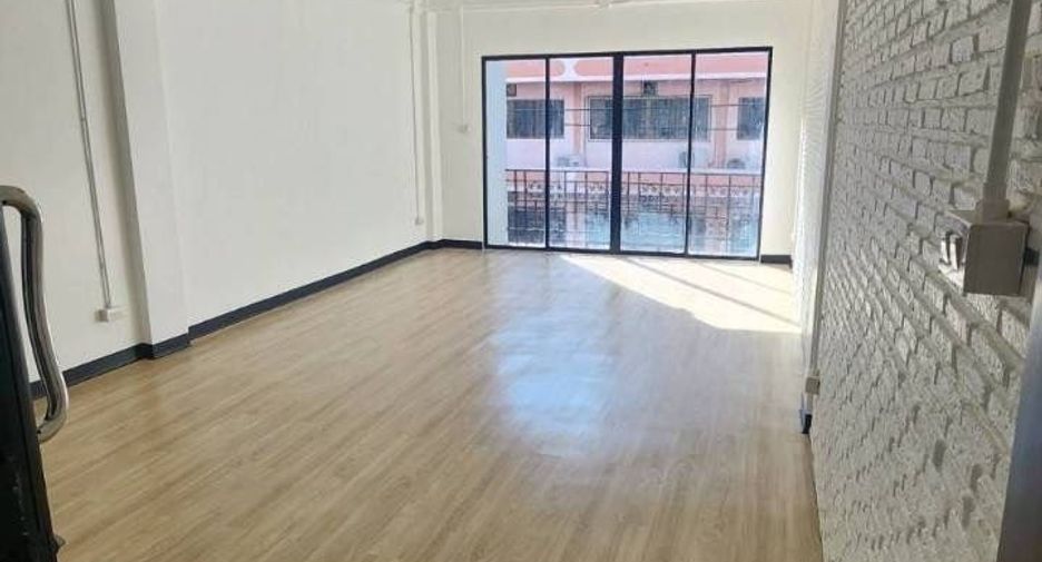 Local comercial en alquiler en Pak Kret, Nonthaburi