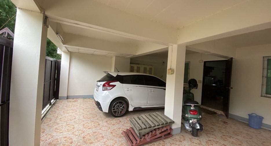 Oficina en venta de 2 habitaciones en Mueang Phrae, Phrae