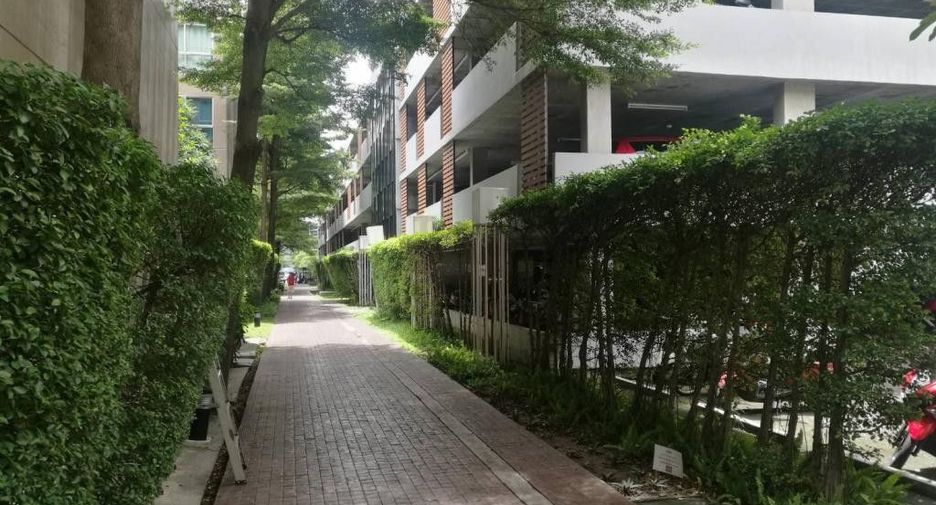 For sale 1 bed condo in Suan Luang, Bangkok