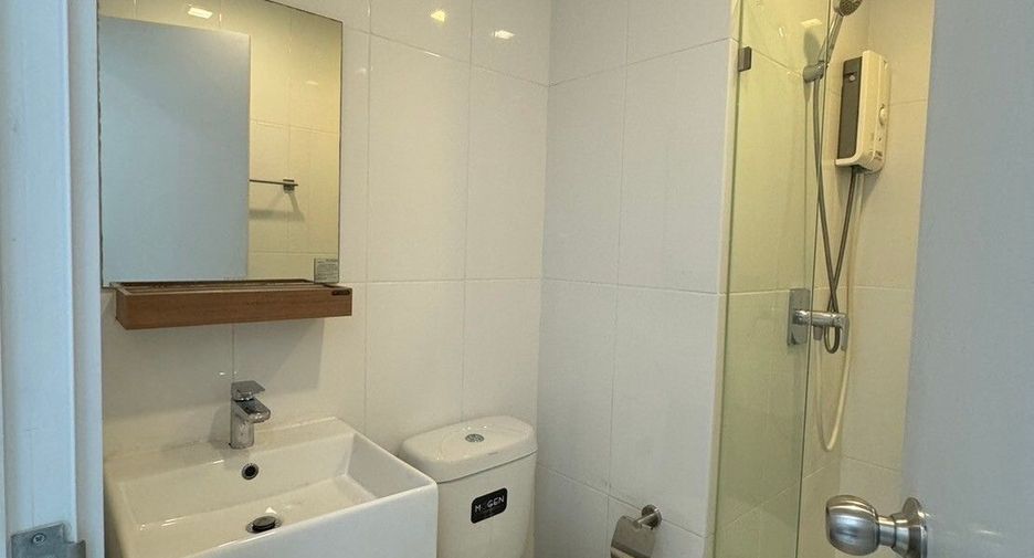 À vendre studio condo à Yan Nawa, Bangkok