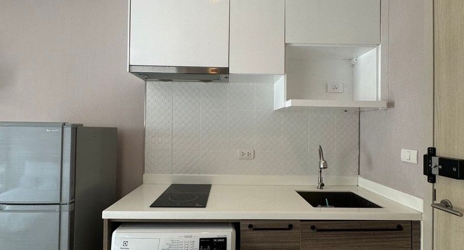 À vendre studio condo à Yan Nawa, Bangkok