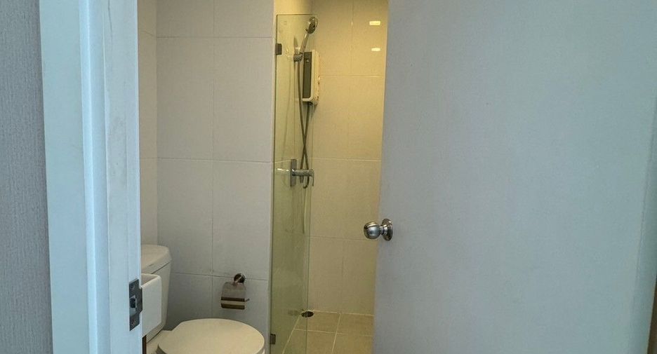 À vendre studio condo à Yan Nawa, Bangkok