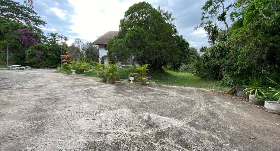 For sale 5 bedrooms house in Muak Lek, Saraburi