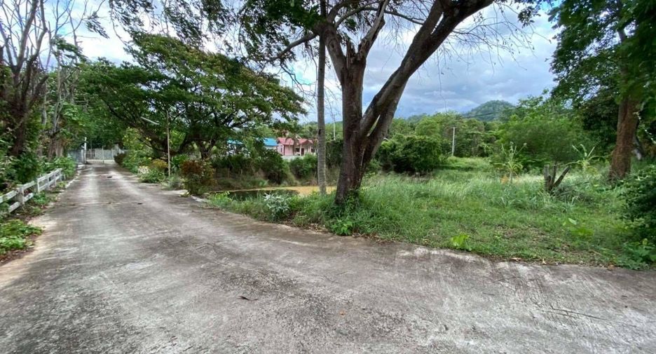 For sale 5 bedrooms house in Muak Lek, Saraburi