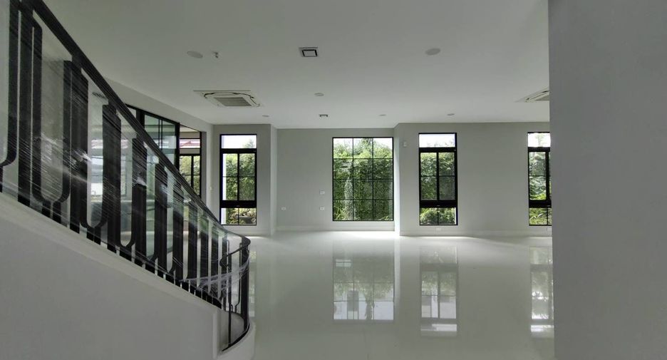 For sale 5 bedrooms house in Taling Chan, Bangkok