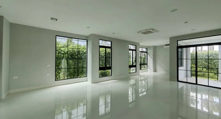 For sale 5 bedrooms house in Taling Chan, Bangkok