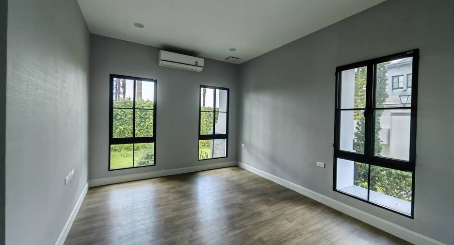 For sale 5 bedrooms house in Taling Chan, Bangkok
