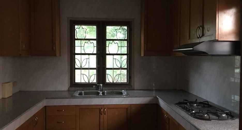For sale and for rent 4 bedrooms house in Bang Yai, Nonthaburi