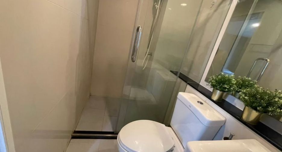 For sale 1 bed condo in Mueang Samut Prakan, Samut Prakan